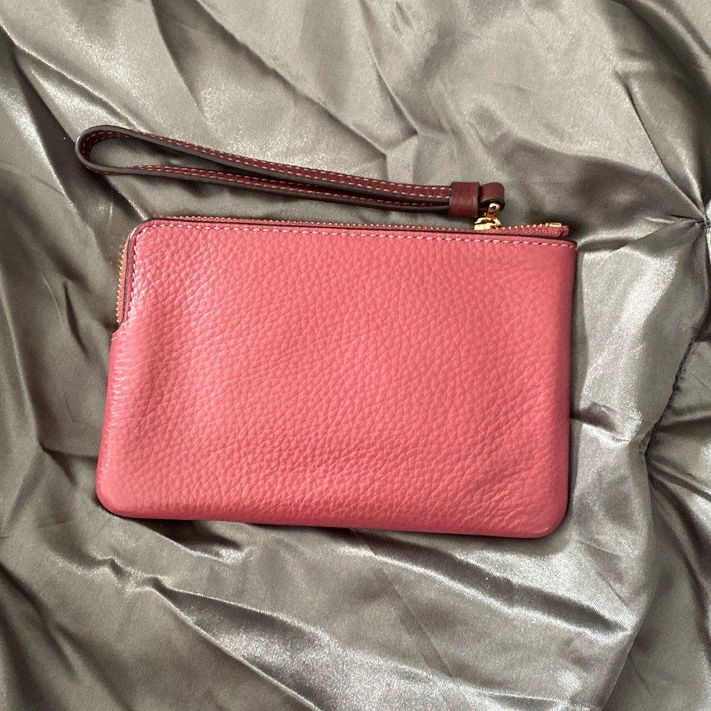 Coach Corner Zip Wristlet horse & carriage logo - Picture 2 of 4